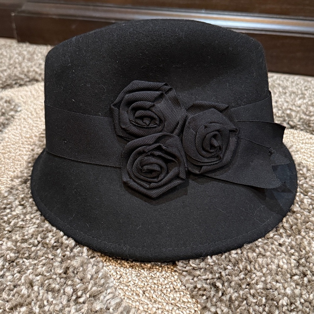 August, Black (100%) Wool, Bucket Style Hat. - Picture 6 of 10